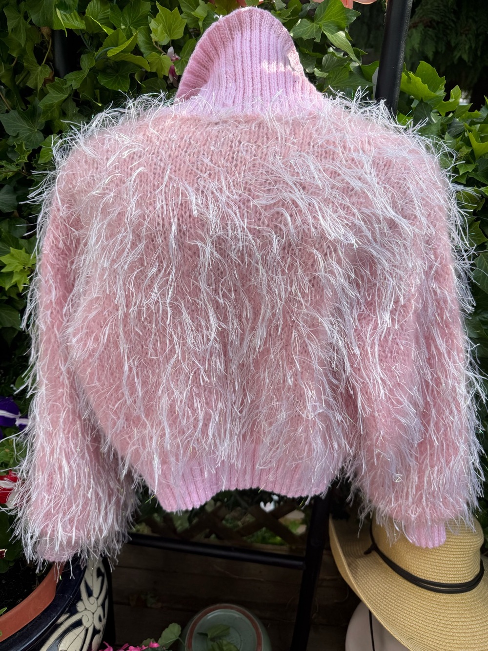 Like 🆕 Feather & tinsel textured Cropped pink Cardigan Jacket excellent conditio - Picture 5 of 12